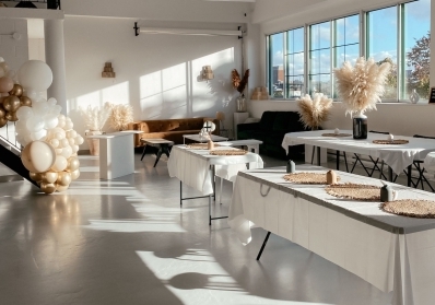 How to Throw a Small, Intimate Party Without It Feeling Empty blog image
